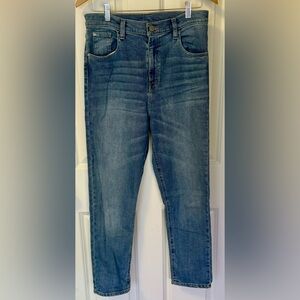 BDG Girlfriend Jean Size 31